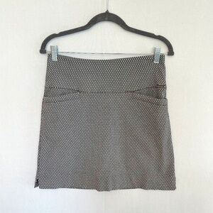 S. C.  & Co. Size Small Black & White Skort Pockets